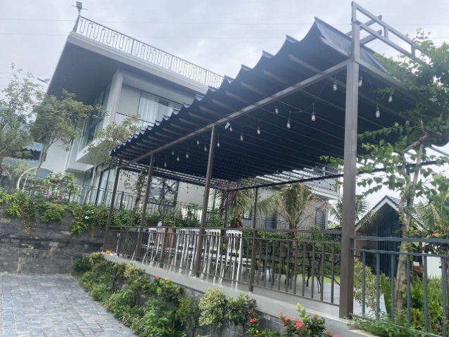 Bạt kéo sân vườn và rooftop